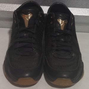 Nike Kobe Bryant Basketball Athletic Logo Black Shoes Size 10